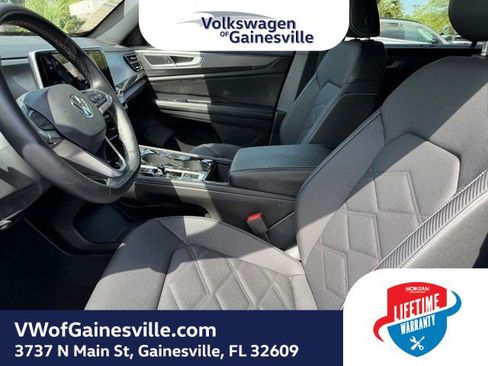 Used 2025 Volkswagen Atlas Cross Sport SE AWD/4WD image 19