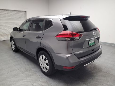 Used 2017 Nissan Rogue S image 5