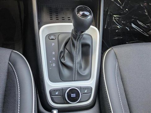 New 2025 Hyundai Venue Limited image 15