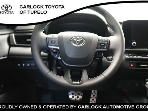 Used 2025 Toyota Camry SE w/ Convenience Package FWD image 30