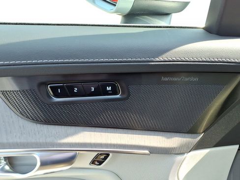 New 2026 Volvo XC90 B6 Ultra image 12