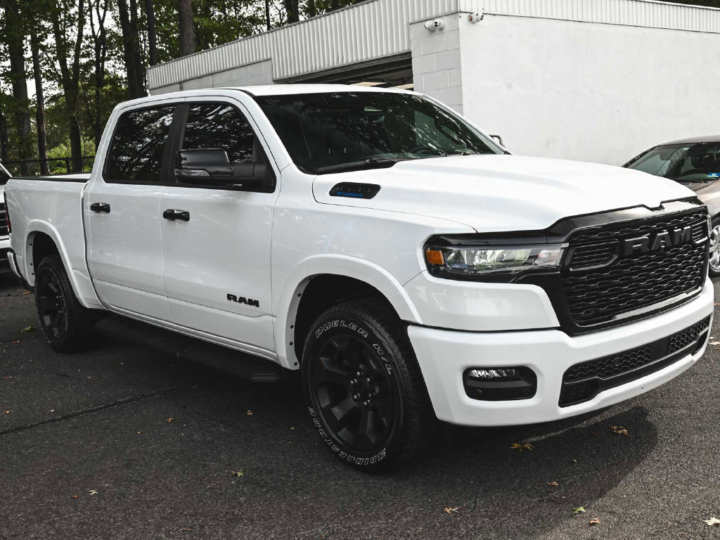 Used 2025 RAM 1500 Big Horn AWD/4WD image 3