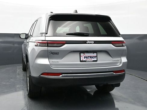 New 2026 Jeep Grand Cherokee Laredo X AWD/4WD image 2