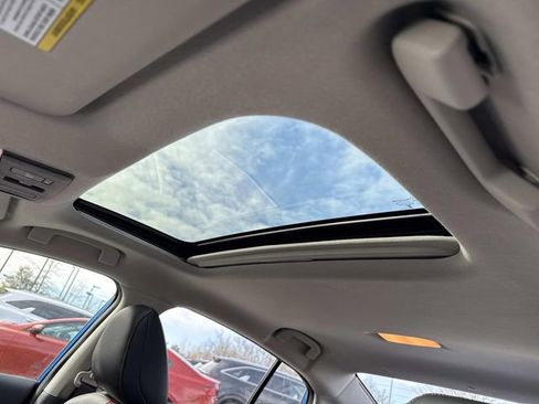 Used 2024 Nissan Sentra SR w/ SR Premium Package image 16