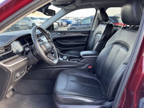 Used 2022 Jeep Grand Cherokee Limited image 25