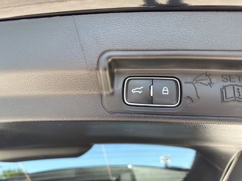 Used 2025 Ford Explorer ST-Line w/ ST-Line Street Pack AWD/4WD image 25