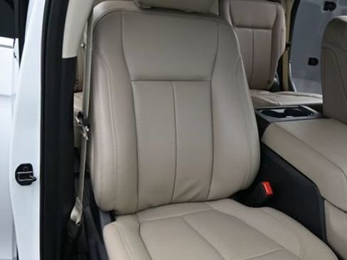 Used 2024 Ford Expedition XLT RWD image 17