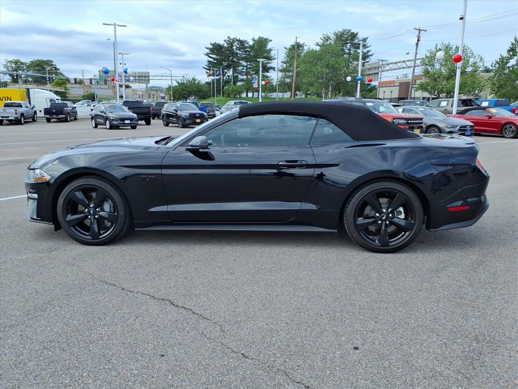 Used 2021 Ford Mustang GT Premium w/ Equipment Group 401A RWD image 2