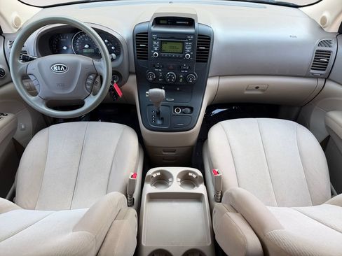 Used 2010 Kia Sedona LX FWD image 16