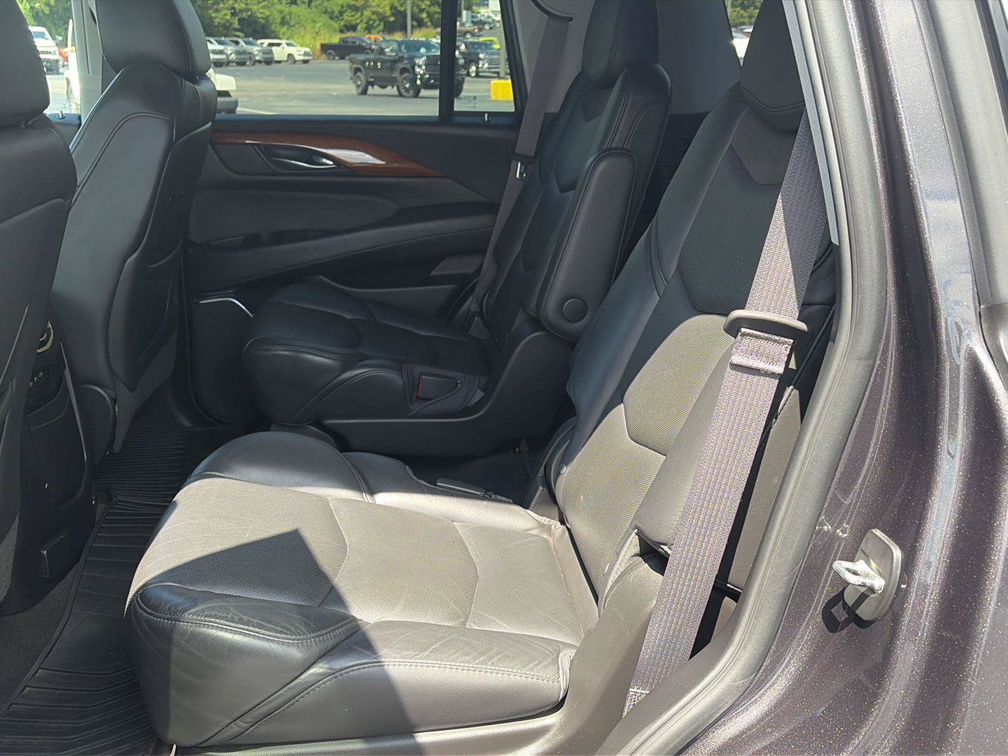Used 2017 Cadillac Escalade Premium Luxury AWD/4WD image 15
