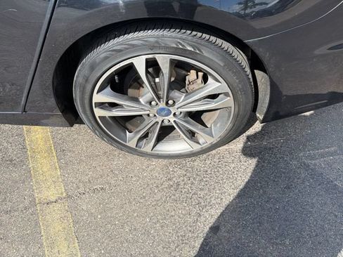 Used 2019 Ford Fusion Titanium FWD image 11