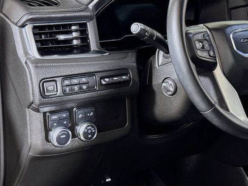 Used 2023 GMC Yukon XL Denali AWD/4WD image 8