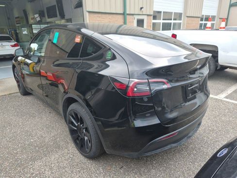 Used 2023 Tesla Model Y Long Range AWD/4WD image 4