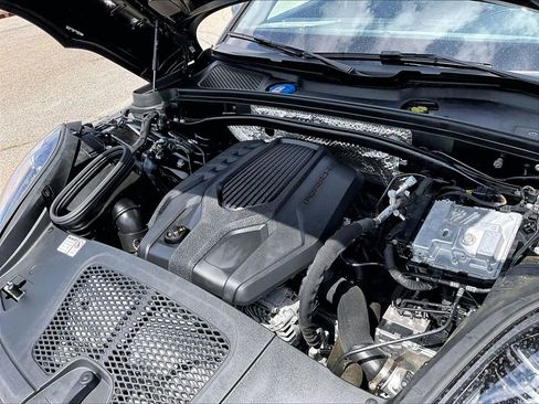 Certified 2024 Porsche Macan Turbo AWD/4WD image 24