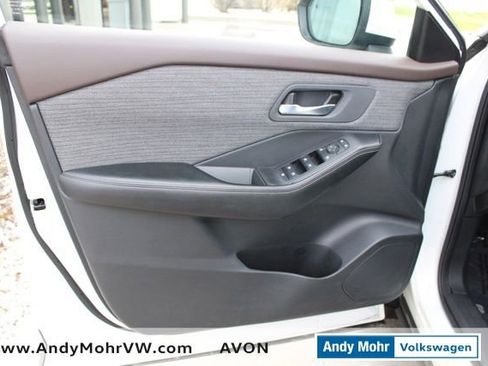 Used 2023 Nissan Rogue SV image 19