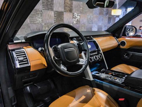 Used 2019 Land Rover Discovery HSE Luxury image 3