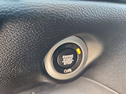New 2027 Chrysler Pacifica Select FWD image 17