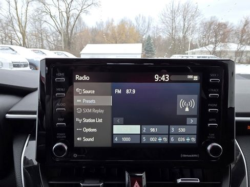 Used 2021 Toyota Corolla SE image 12