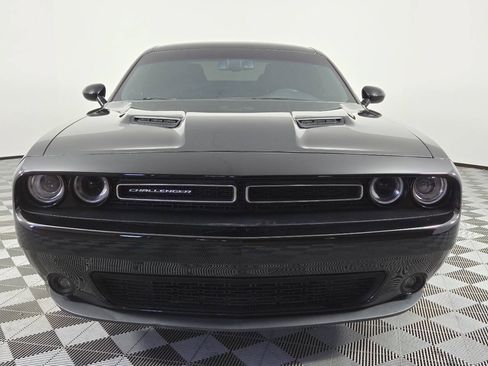 Used 2018 Dodge Challenger SXT RWD image 2
