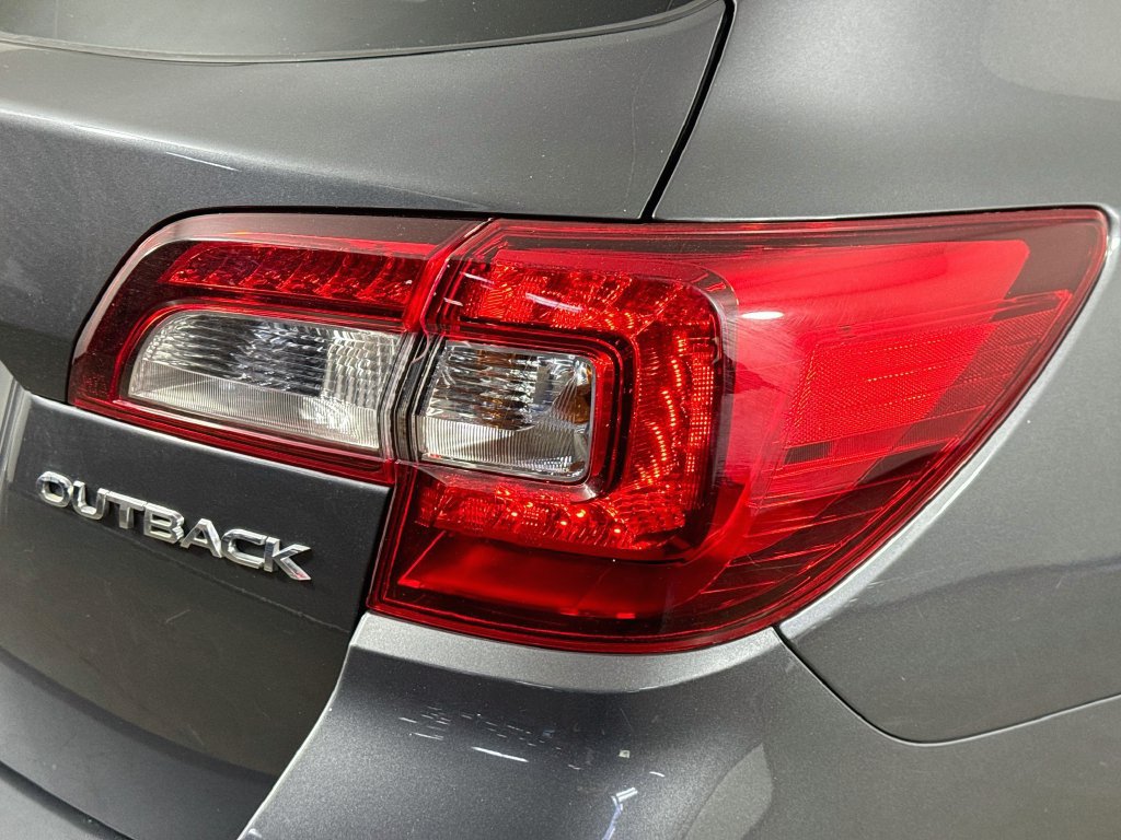 Used 2019 Subaru Outback 2.5i Premium AWD/4WD image 33