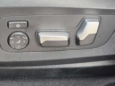 Used 2025 BMW X6 xDrive40i w/ Premium Package AWD/4WD image 17
