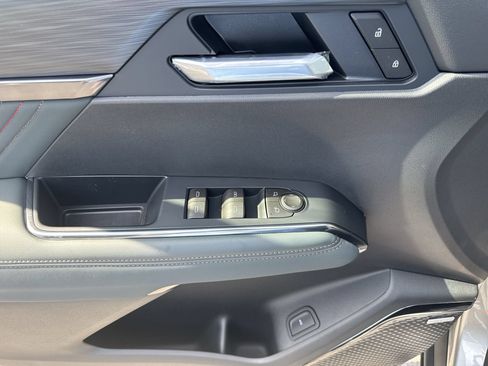 New 2026 GMC Acadia AT4 w/ Luxury Package AWD/4WD image 15