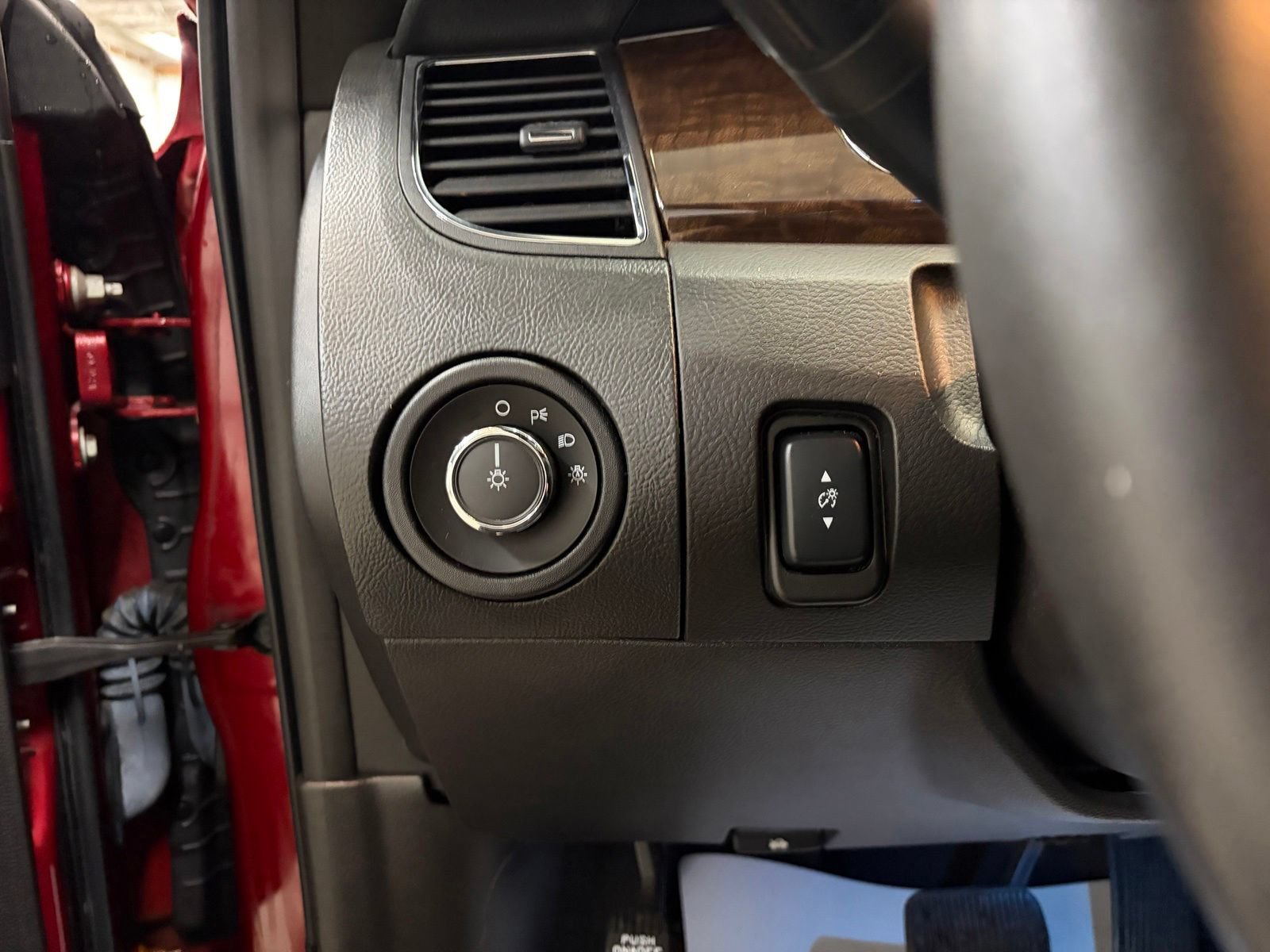Used 2013 Ford Taurus Limited FWD image 16