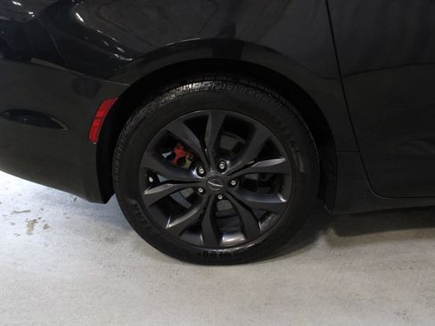 Used 2019 Chrysler Pacifica Touring-L Plus w/ S Appearance Package FWD image 26