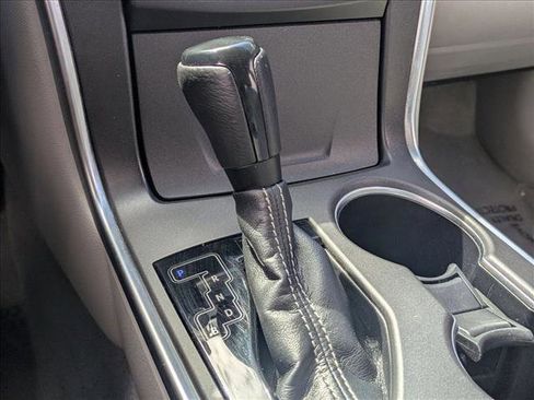 Used 2016 Toyota Camry XLE w/ Moonroof Package image 11