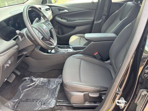 Used 2025 Buick Encore GX Preferred AWD/4WD image 24
