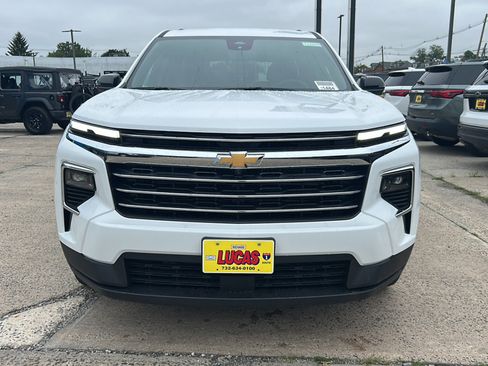 New 2026 Chevrolet Traverse LT w/ Driver Confidence Package AWD/4WD image 3