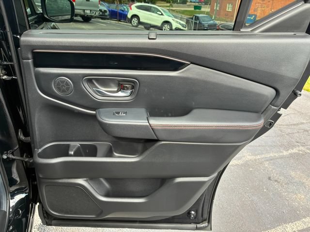 Used 2025 Honda Pilot TrailSport image 18