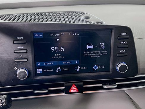 Certified 2025 Hyundai Elantra SE FWD image 15