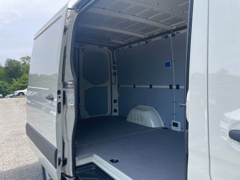 Used 2025 Mercedes-Benz Sprinter 2500 image 21