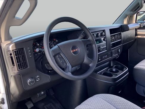 Used 2025 GMC Savana 3500 LT w/ LT Preferred Equipment Group RWD image 17