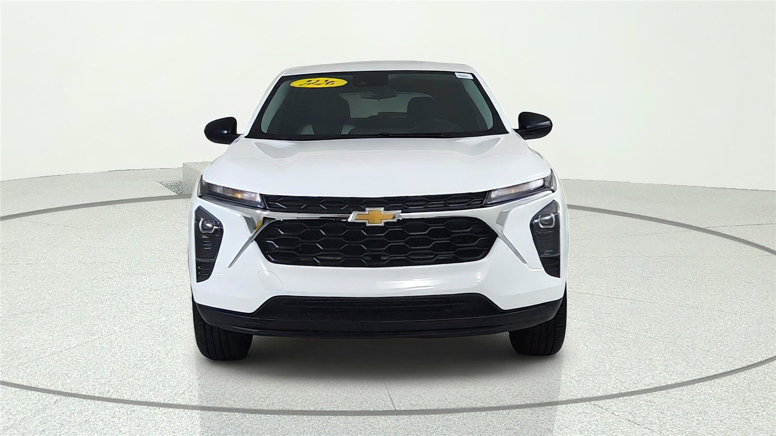 Used 2026 Chevrolet Trax LS FWD image 2