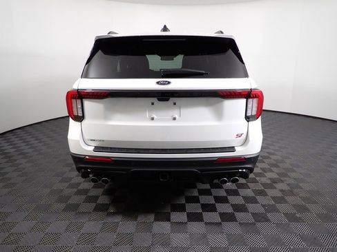 Used 2025 Ford Explorer ST image 13