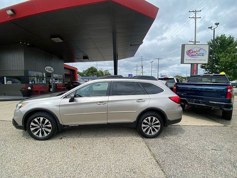 Used 2015 Subaru Outback 3.6R Limited AWD/4WD image 1