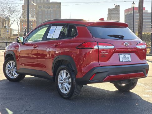 Used 2022 Toyota Corolla Cross LE image 18