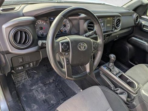 Used 2022 Toyota Tacoma TRD Sport image 9