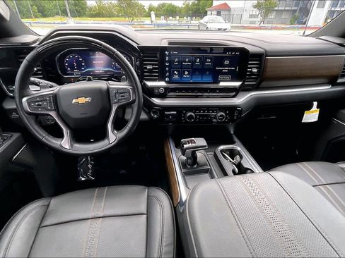 Used 2025 Chevrolet Silverado 1500 High Country AWD/4WD image 15