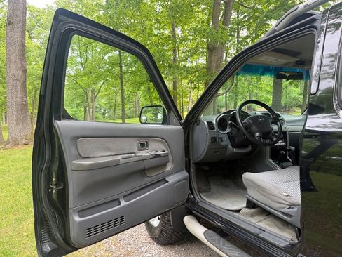 Used 2002 Nissan Frontier SE AWD/4WD image 55
