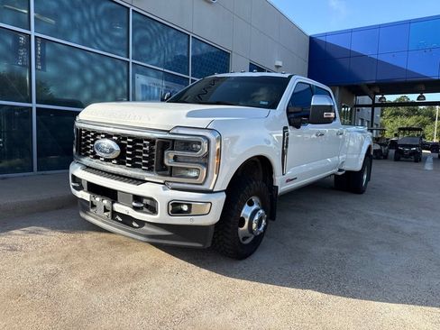 Used 2024 Ford F350 Platinum w/ FX4 Off-Road Package AWD/4WD image 4