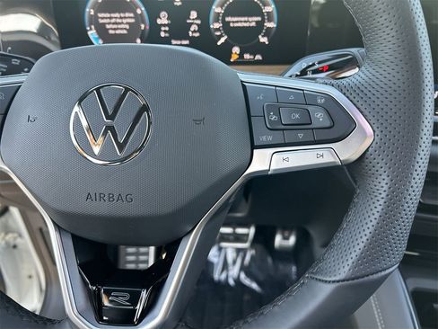 New 2026 Volkswagen Tiguan SEL R-Line image 21