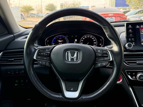 Used 2020 Honda Accord Touring image 17