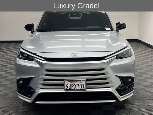 Certified 2025 Lexus TX 500h AWD image 3