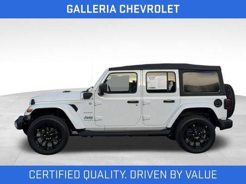 Used 2023 Jeep Wrangler Unlimited Sahara AWD/4WD image 4