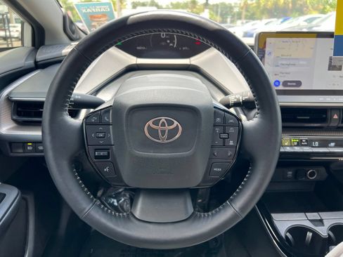 Used 2025 Toyota Prius Limited FWD image 31
