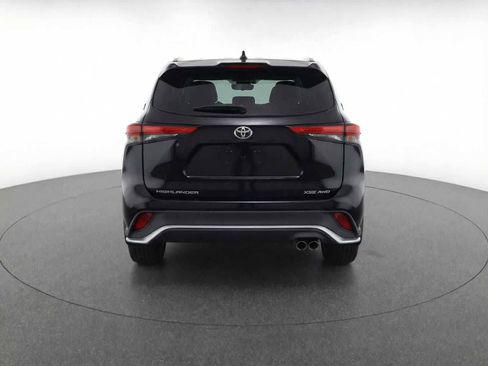 Used 2025 Toyota Highlander XSE image 7