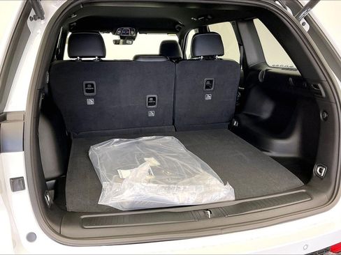 New 2025 Jeep Grand Cherokee Limited w/ Black Appearance Package image 11